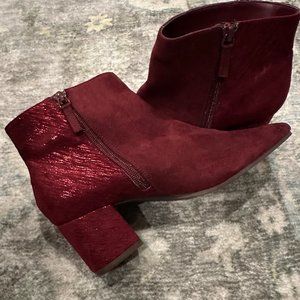Violet & Red Dahlia Suede Ankle Boots - Size 7.5
